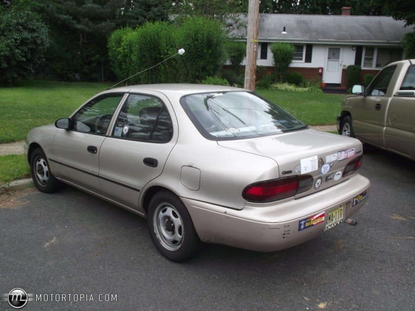 Шевроле Гео призм