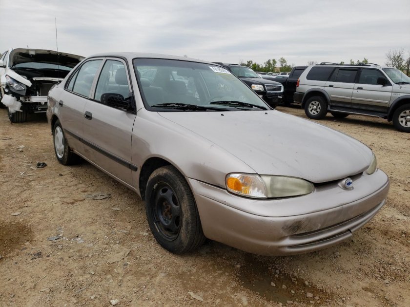 Chevrolet prizm 2001