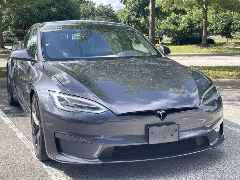 Tesla model s Plaid 2022