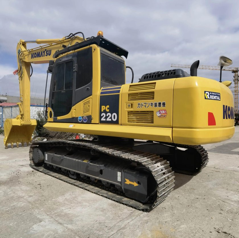 Экскаватор комацу