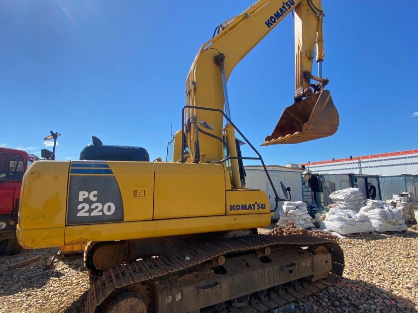 Komatsu pc 220