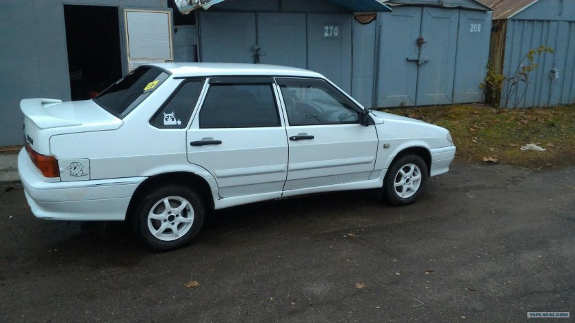 ВАЗ 2115 белая