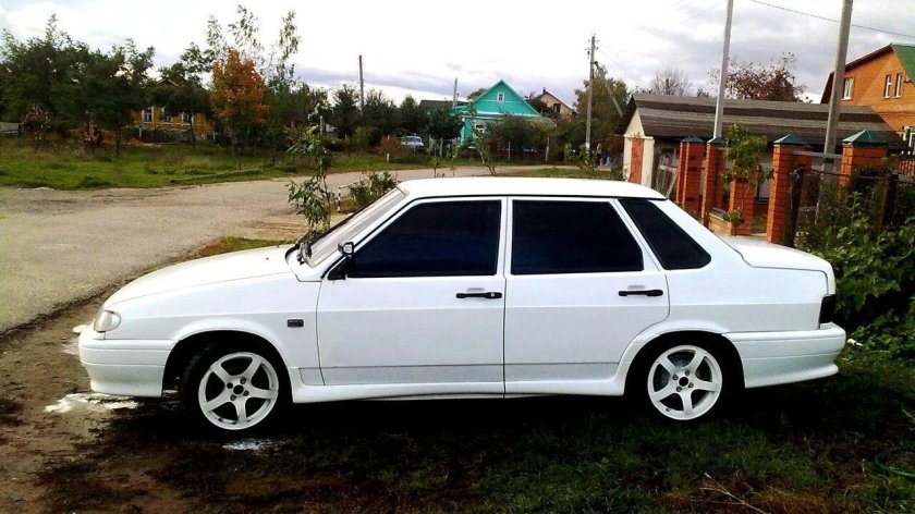 ВАЗ 2115 белая