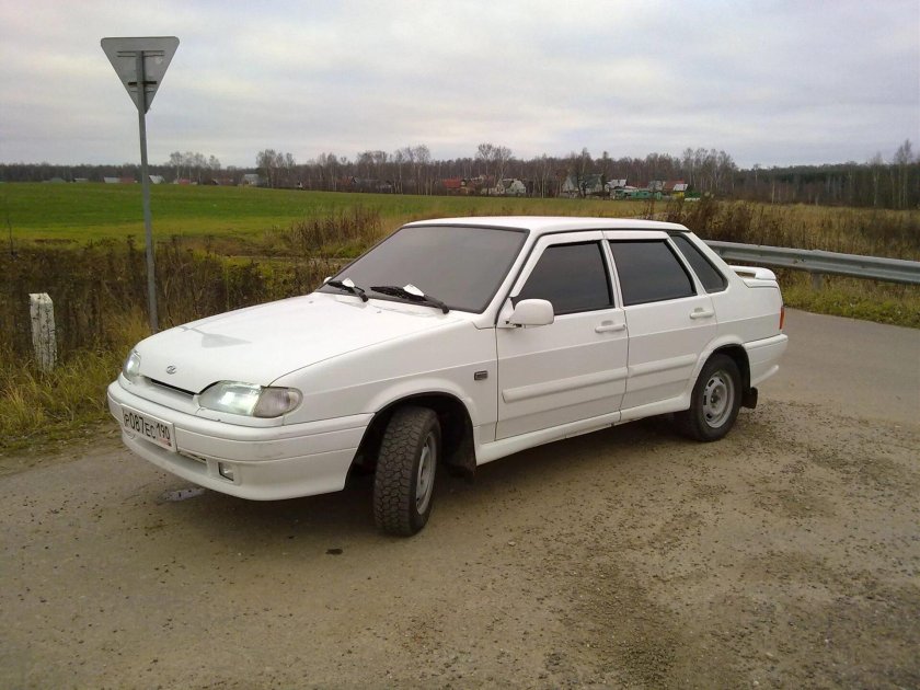 ВАЗ 2115 белая