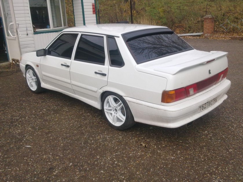 ВАЗ 2115 r15