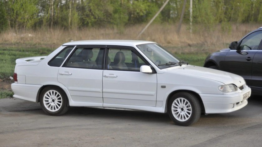 ВАЗ 2115 на белом литье