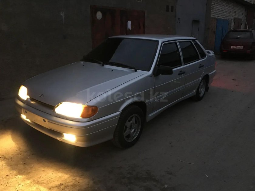 ВАЗ 2115 серебристая тонированная