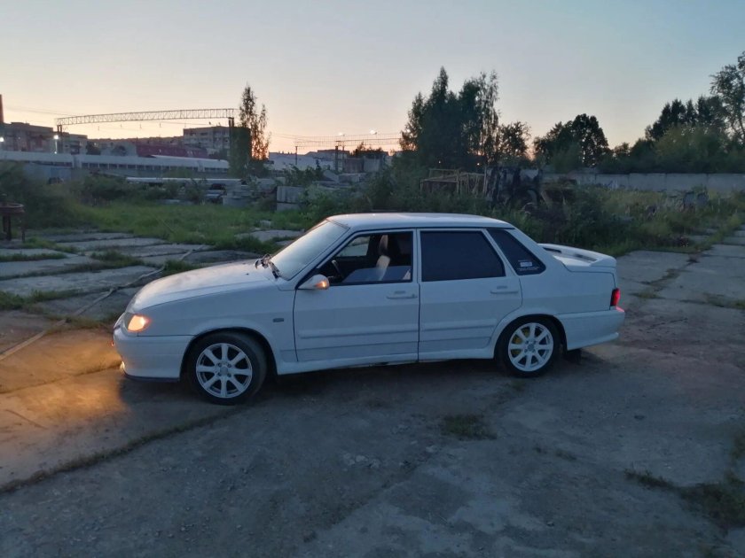 ВАЗ 2115 белое облако