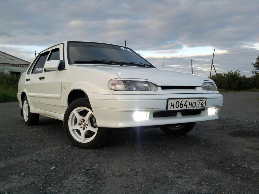 ВАЗ 2115 белая