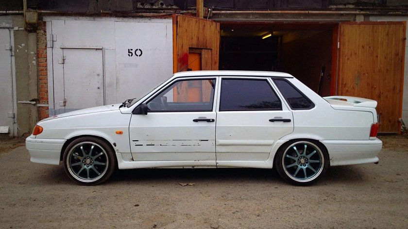 ВАЗ 2115 r15