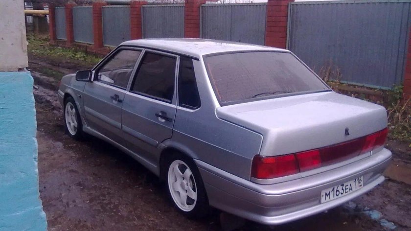 ВАЗ 2115 без спойлера