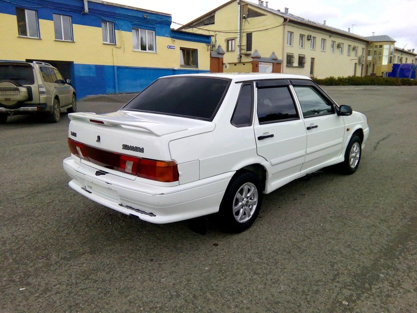 Лада 2115 белая