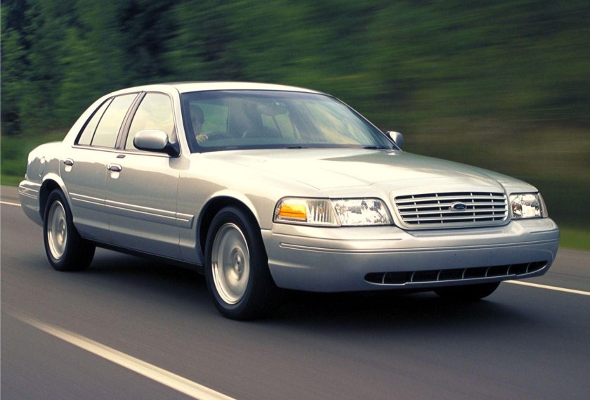 Ford Crown Victoria 2000