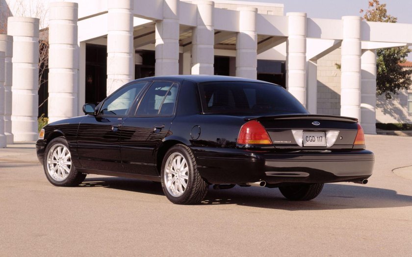 Форд Crown Victoria 1998