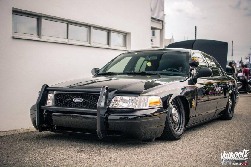 Форд Краун Виктория