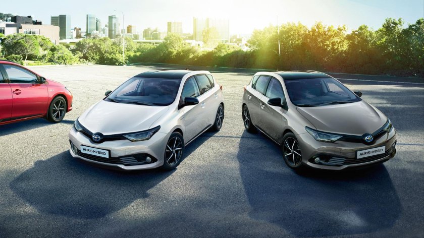 Тойота аурис 2019