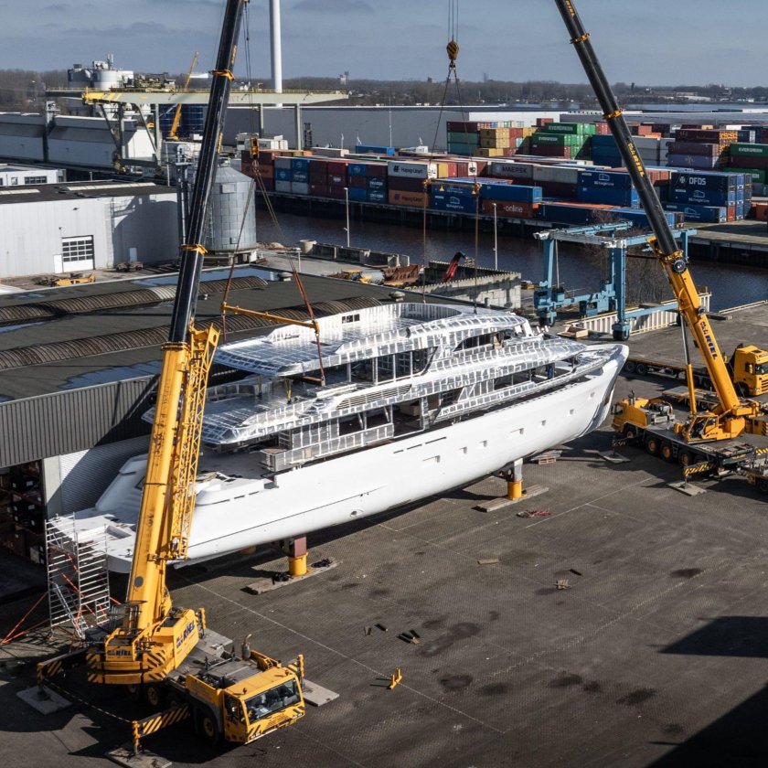 Роман абрамович яхта 2021