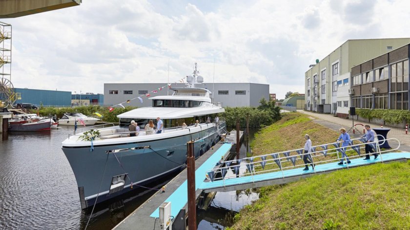 Яхта Moonen Explorer