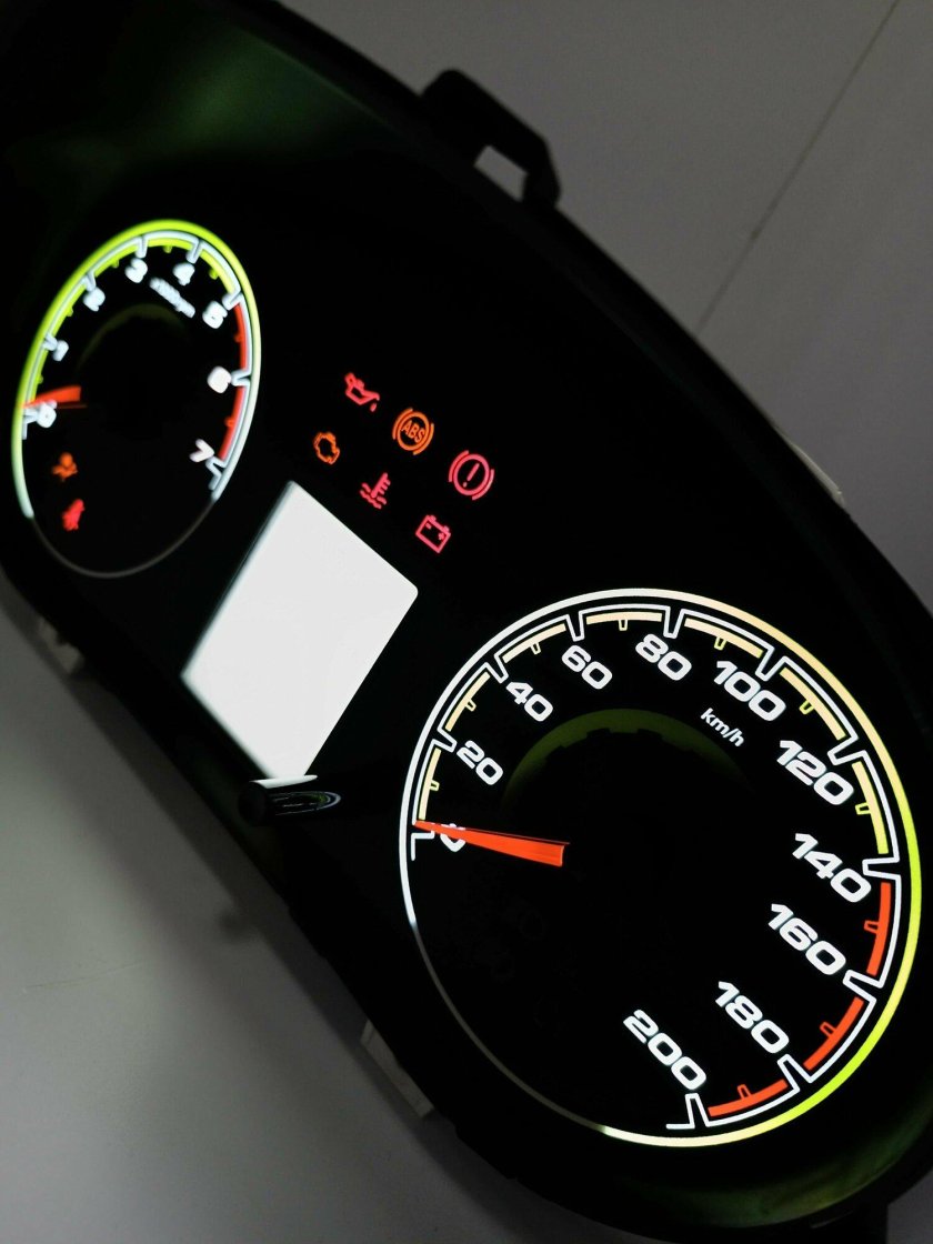 Накладка на щиток приборов гранта