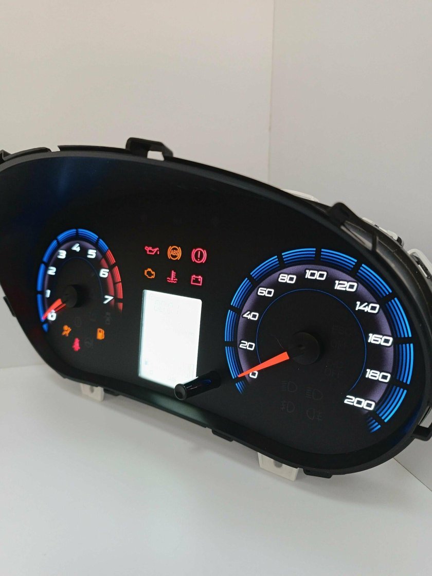 Верхняя накладка панели приборов Лада Приора 2