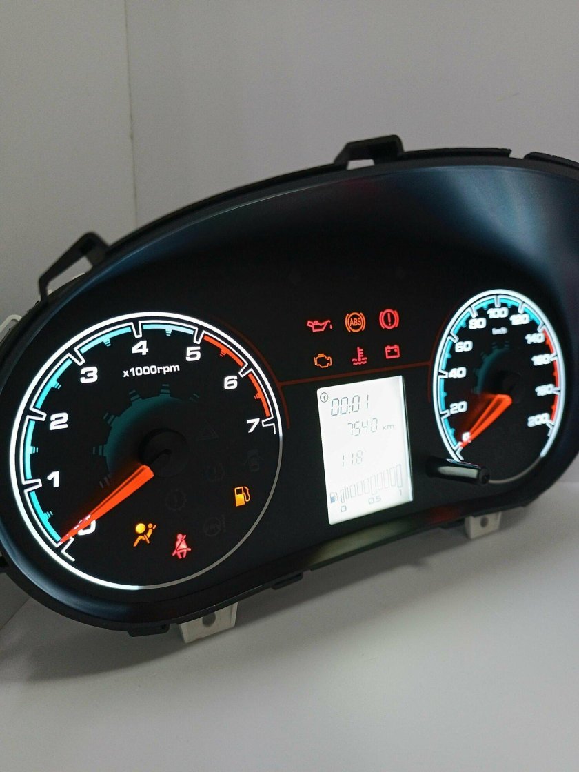 Верхняя накладка панели приборов Лада Приора 2