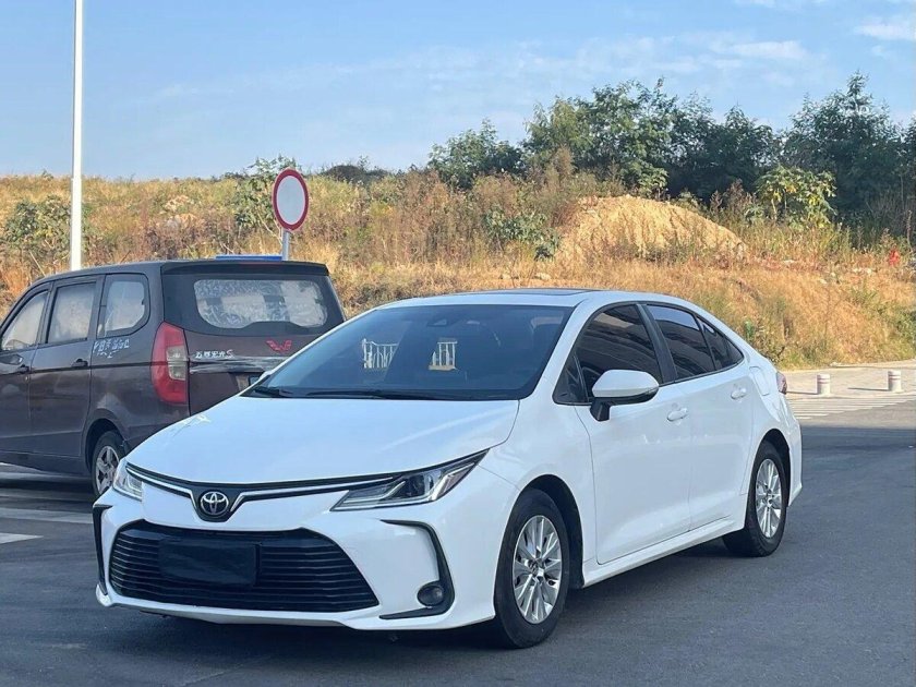 Тойота королла 2021 года