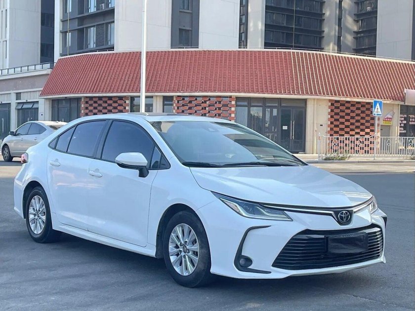 Тойота королла 2022 года