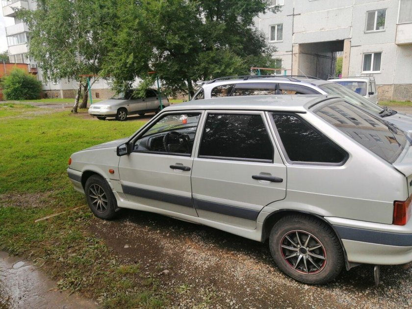 ВАЗ 2114 серебристая