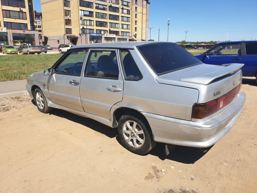 Серебристо белая ВАЗ 2115