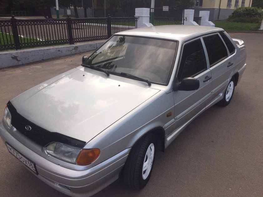 ВАЗ 2115 молочно-белый серебристый