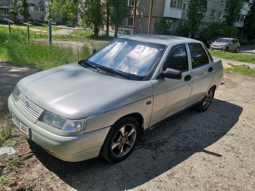 ВАЗ 2110 молочно-белый серебристый