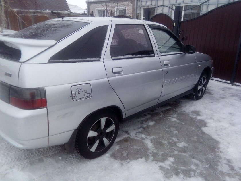 ВАЗ 2112 молочно-белый серебристый