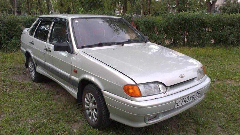 ВАЗ 2115 молочно-белый серебристый