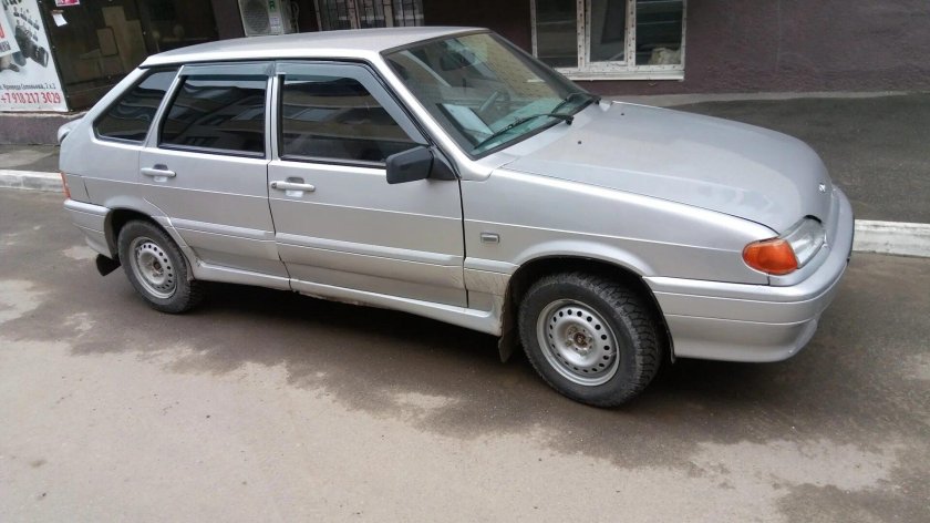 ВАЗ 2114 серебристо белый