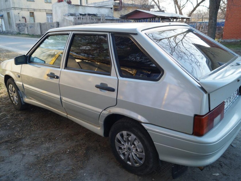 ВАЗ-2114 хэтчбек серебристый