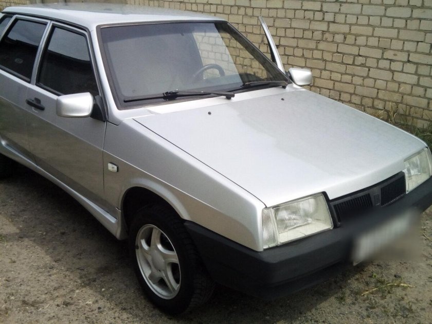 Белая ВАЗ 21 0 99