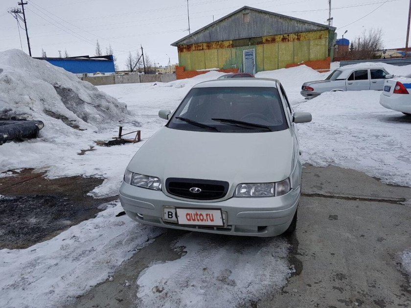 ВАЗ 2110 молочно-белый серебристый