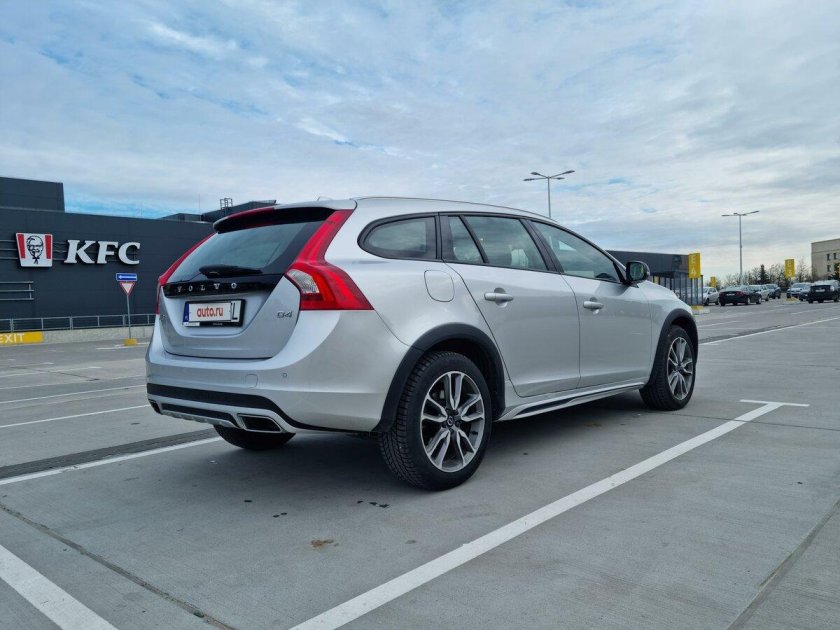Volvo v 60 cross
