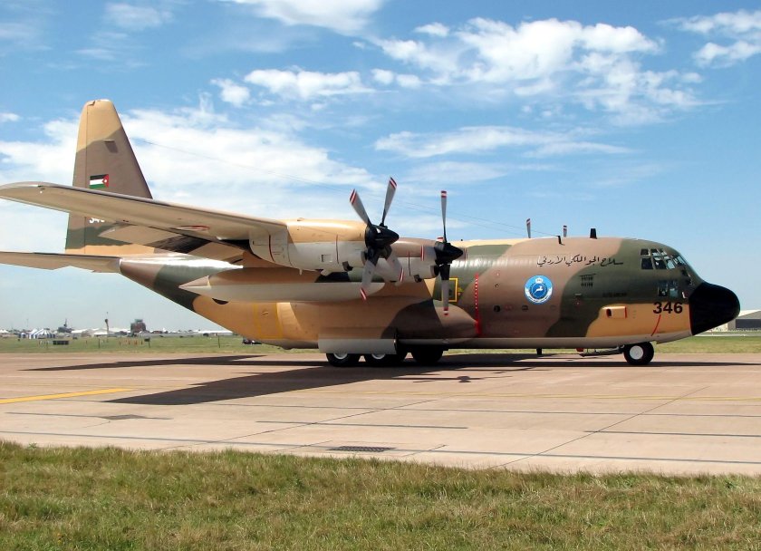 Самолет Hercules c130