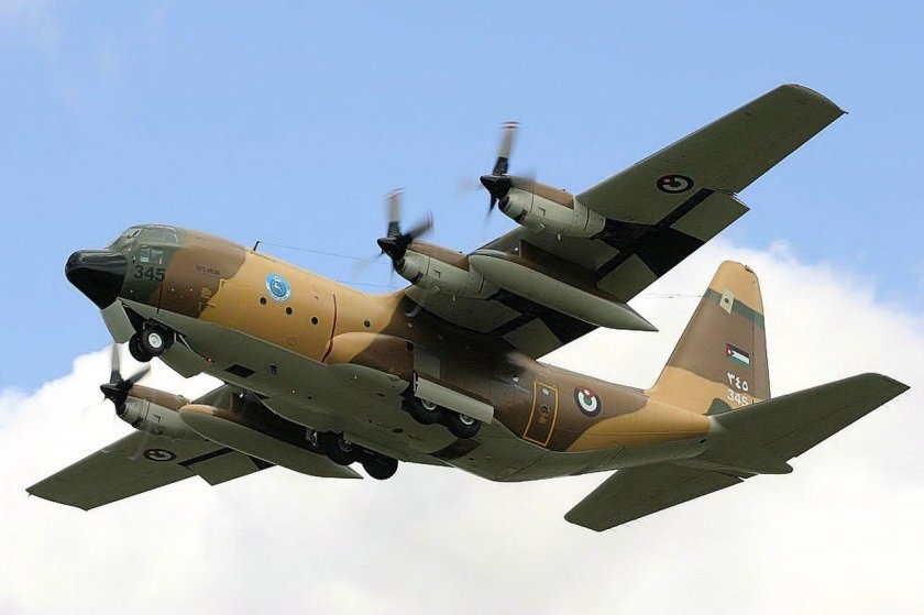 Самолет Hercules c130