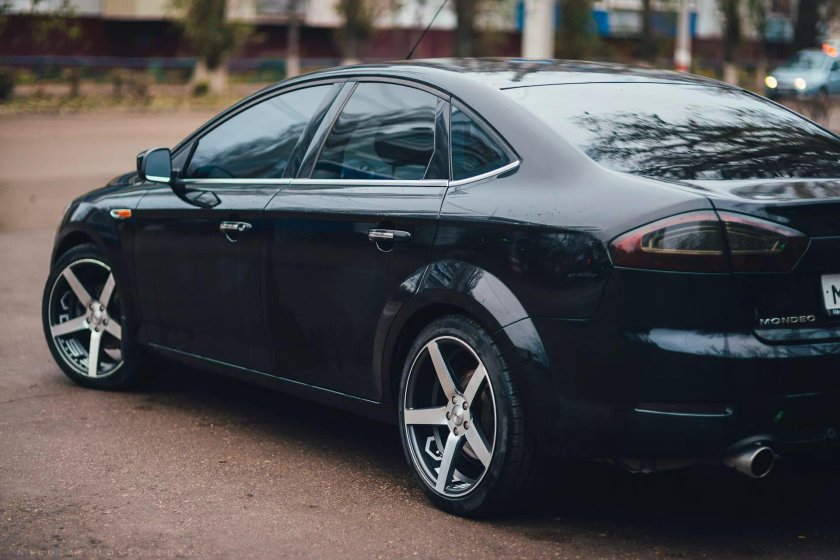 Ford Mondeo 4 r18
