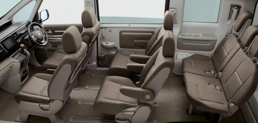 Honda stepwgn spada салон