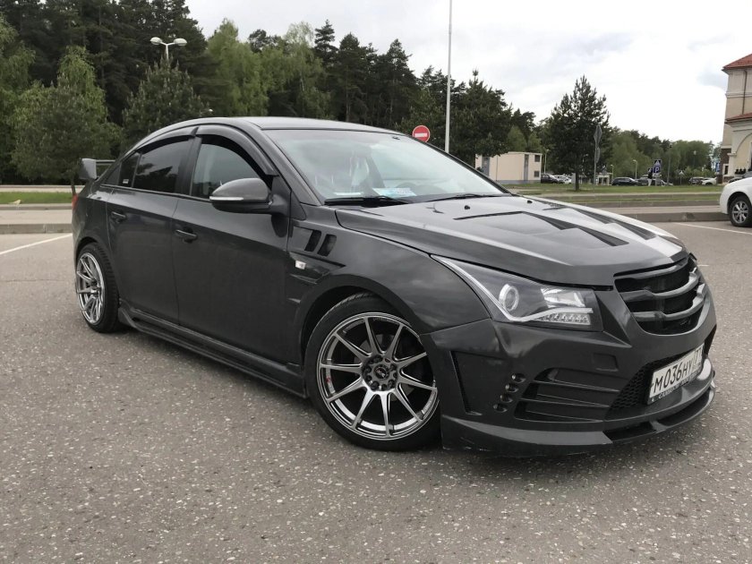 Обвесы на Шевроле Круз седан 2013 года