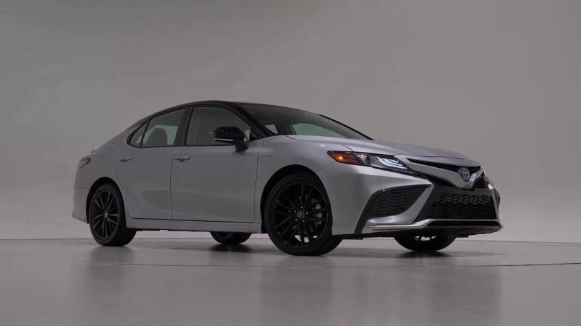 Toyota Camry Hybrid 2021