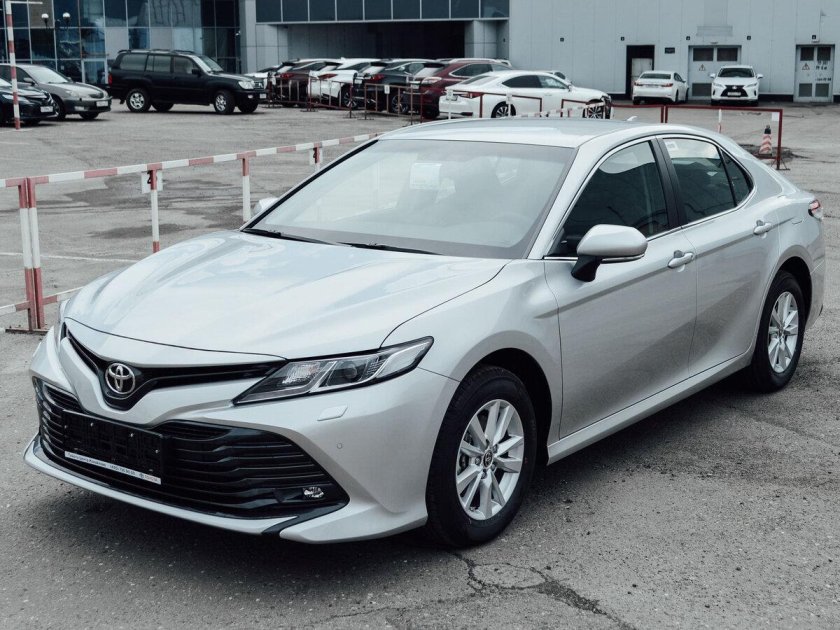 Toyota Camry 2021