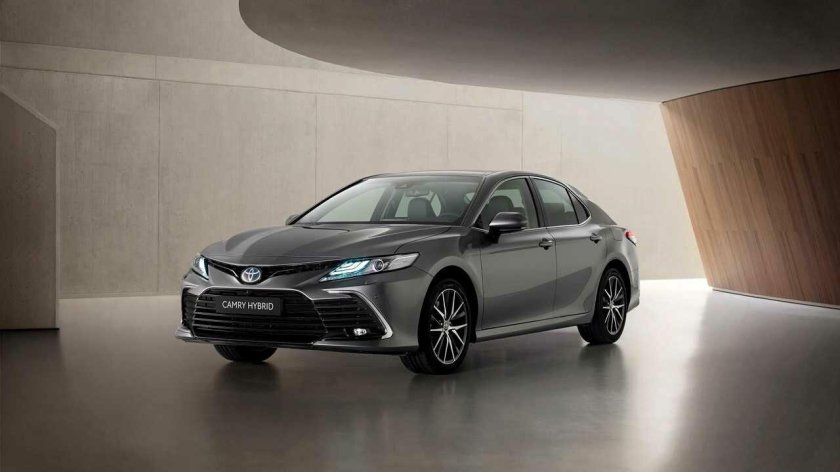 Toyota Camry 2021