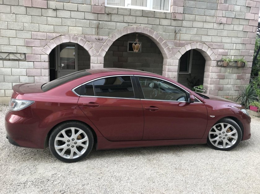 Мазда 6 Вишневая