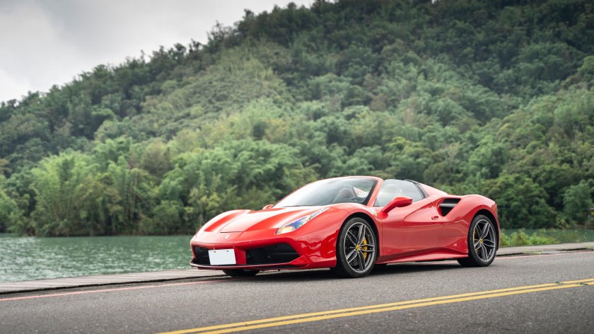 Ferrari 488