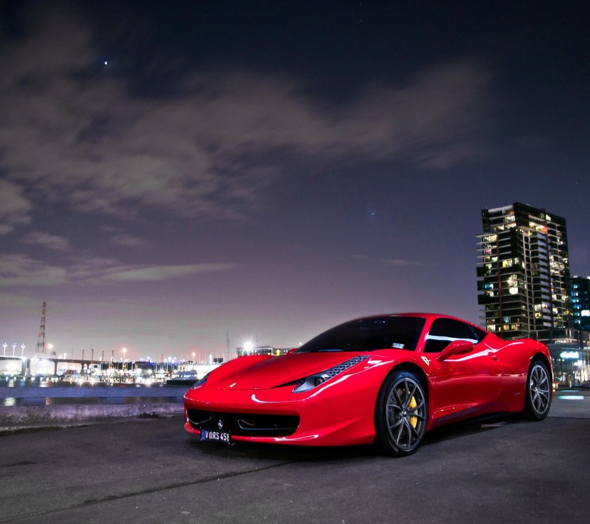 Ferrari 458 italia красная