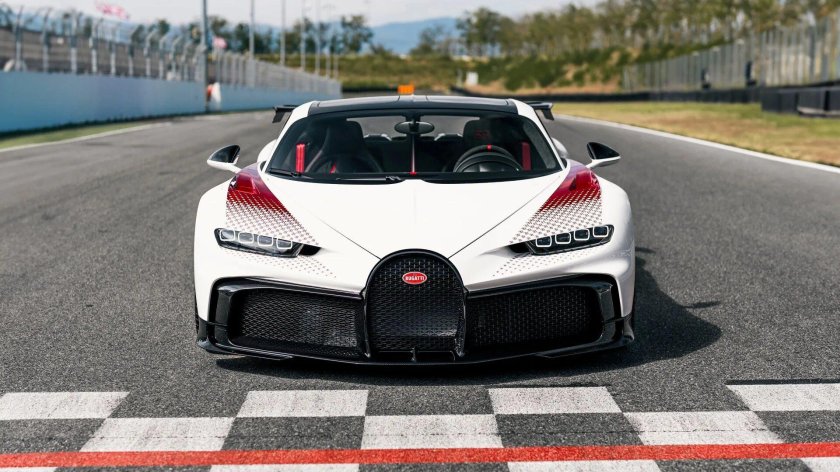 Bugatti chiron pur sport